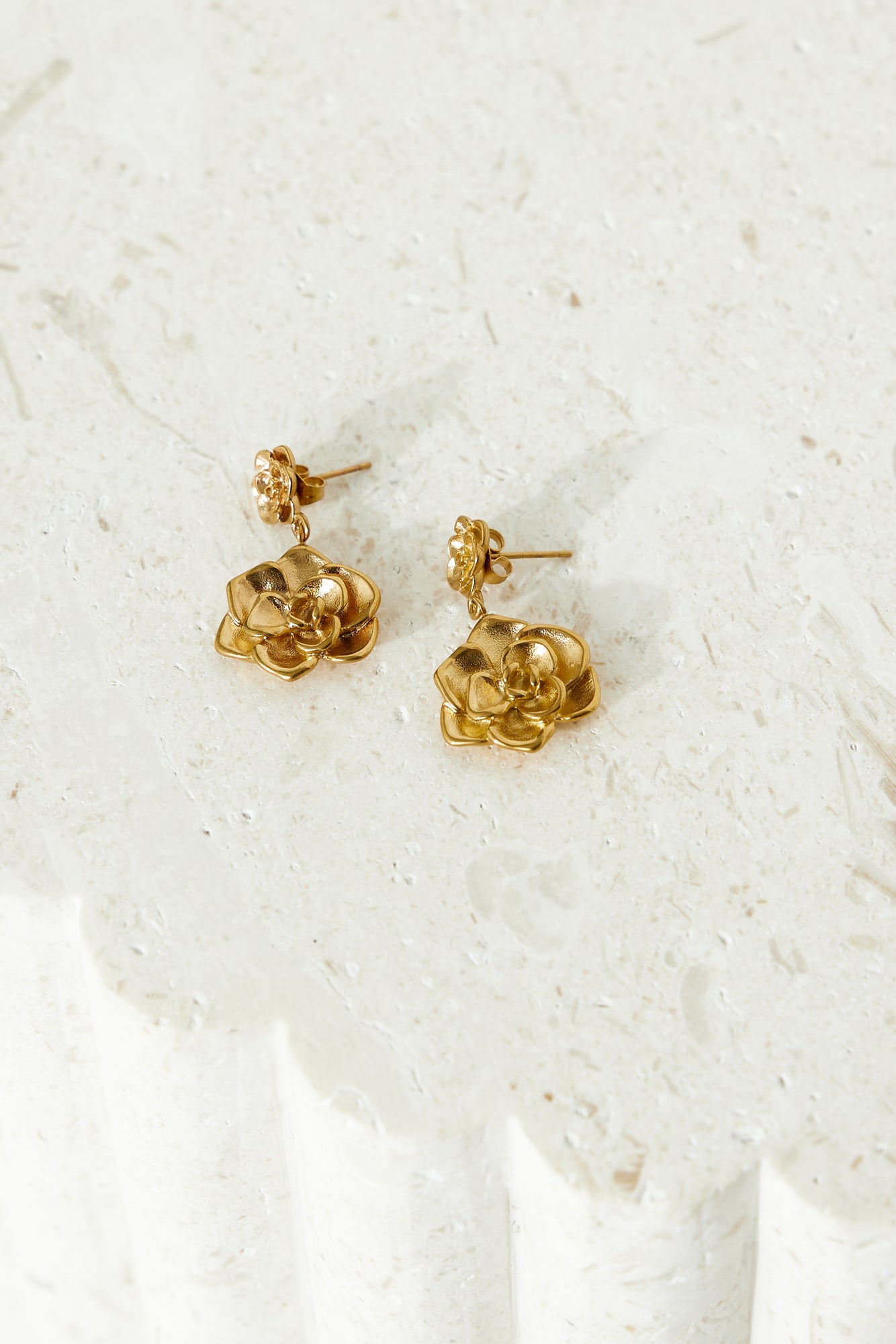 Pendientes Full Bloom Bañados En Oro 18k Oro