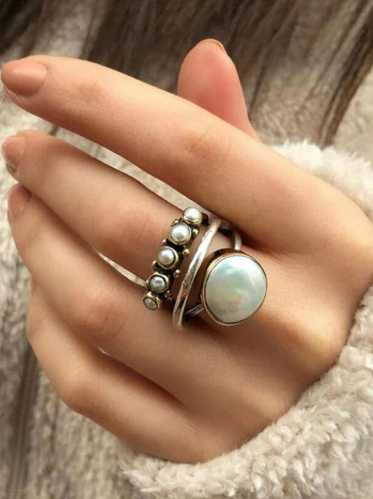 Anillo de apertura con incrustaciones de perlas