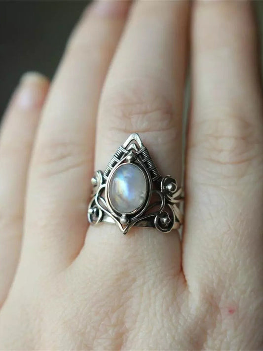 Anillo de piedra lunar vintage